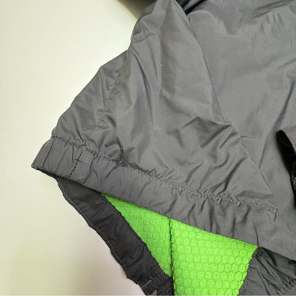The North Face Boys Med Reversible Breezeway WindWall Jacket Grey Green Spring - Picture 9 of 9